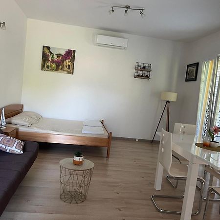 Apartmán Apartman Iskra Bijela Exteriér fotografie