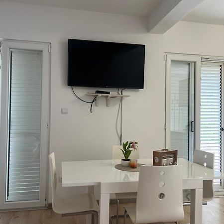 Apartman Iskra Bijela Exteriér fotografie