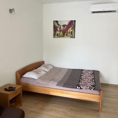 Apartman Iskra Bijela Exteriér fotografie