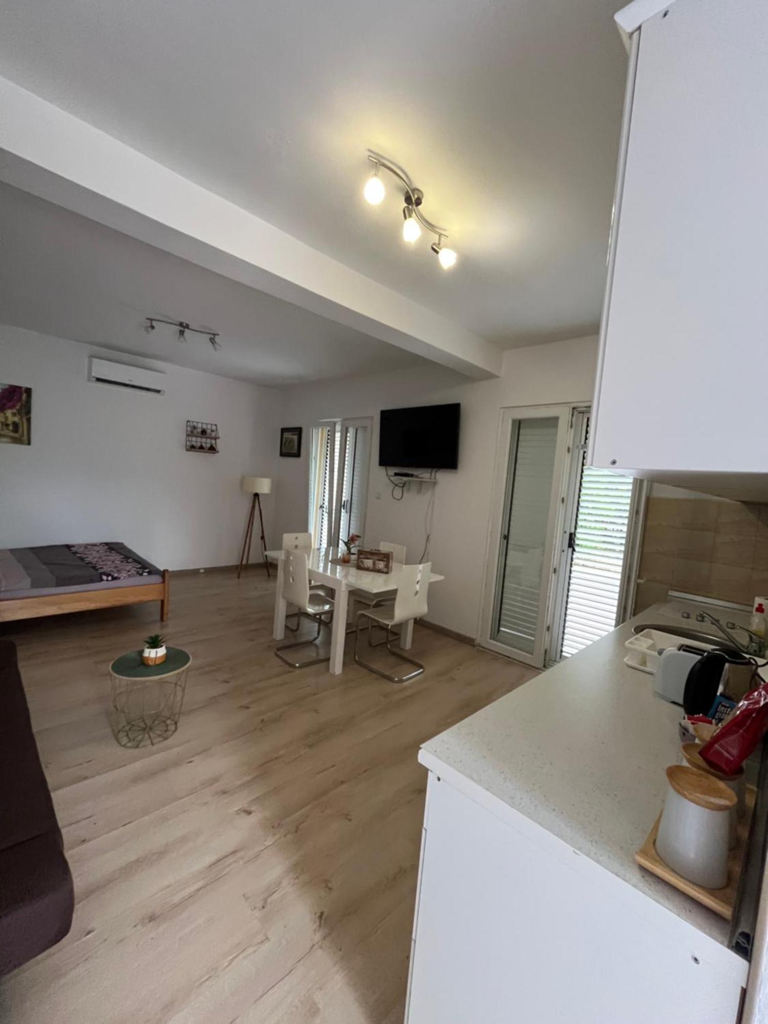 Apartmán Apartman Iskra Bijela Exteriér fotografie